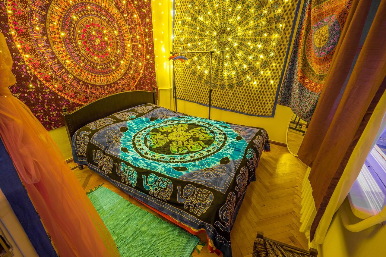 Zgarbi Hostel Tbilisi ภายนอก รูปภาพ
