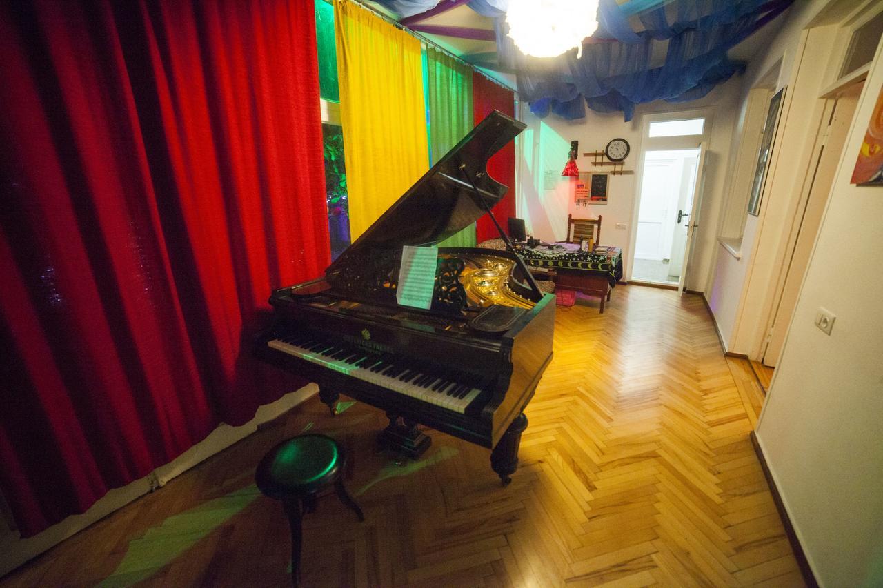 Zgarbi Hostel Tbilisi ภายนอก รูปภาพ