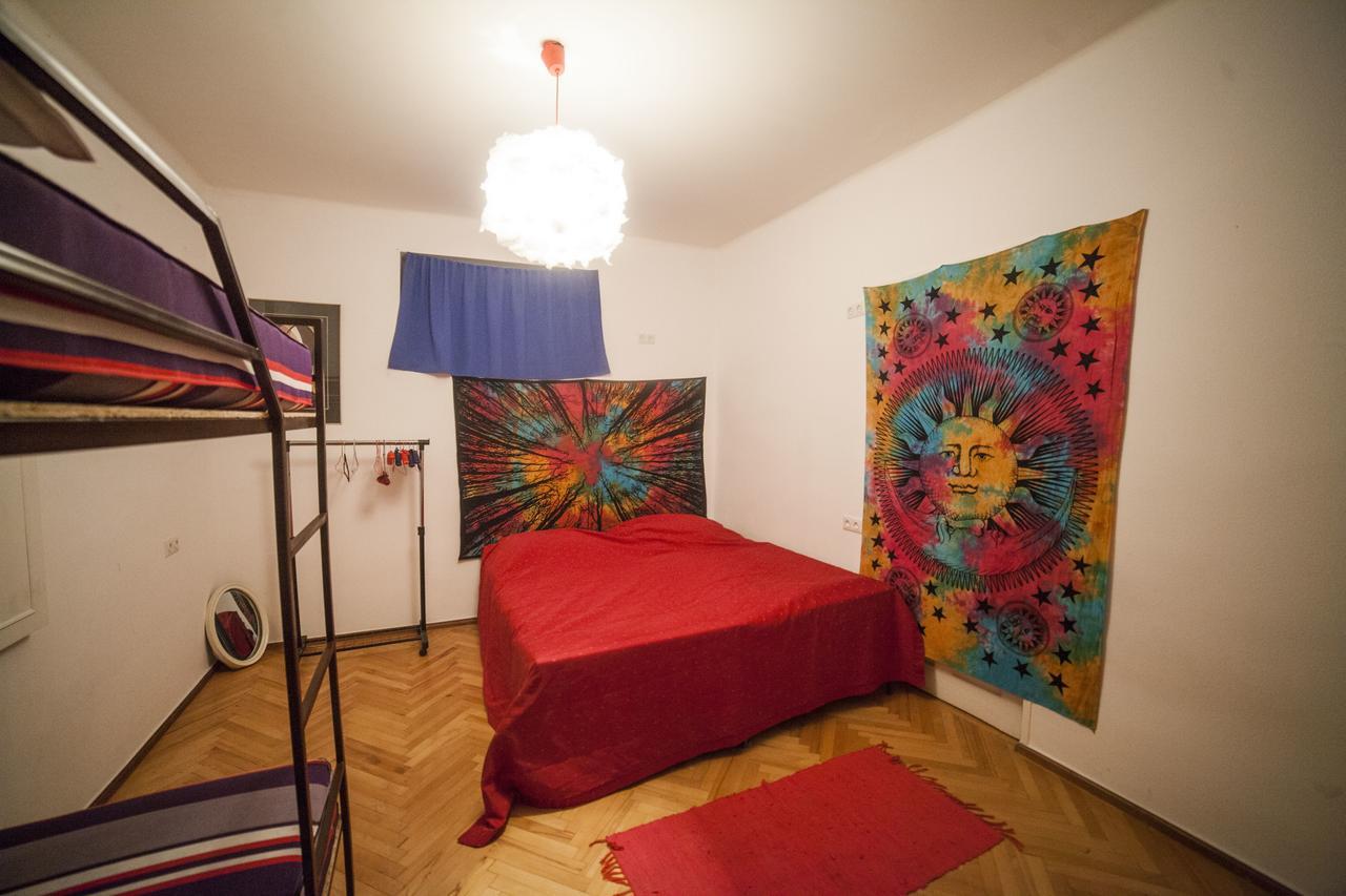 Zgarbi Hostel Tbilisi ภายนอก รูปภาพ